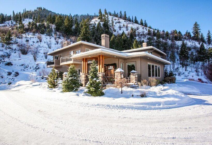 مبيت وإفطار Cascade Valley Inn