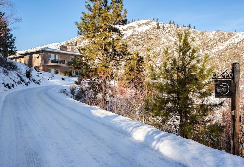 مبيت وإفطار Cascade Valley Inn