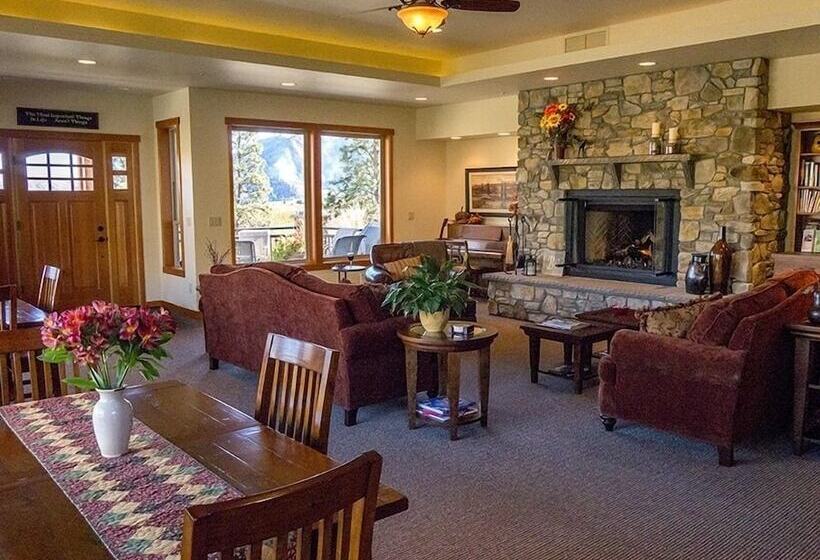 مبيت وإفطار Cascade Valley Inn