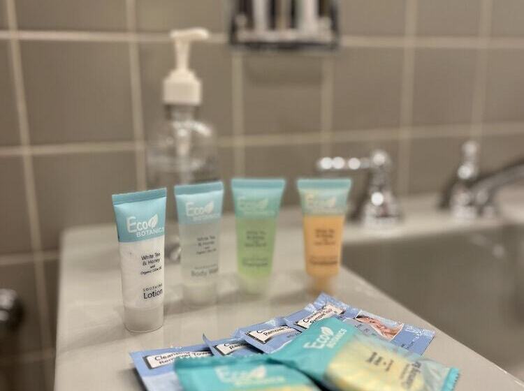 Bed and Breakfast Charred Oaks Inn