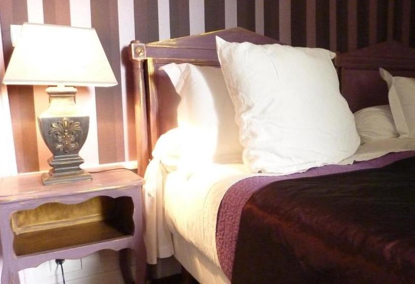 민박 Château De La Hussardière