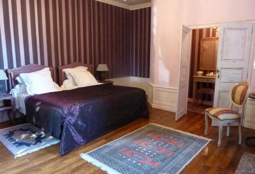 민박 Château De La Hussardière