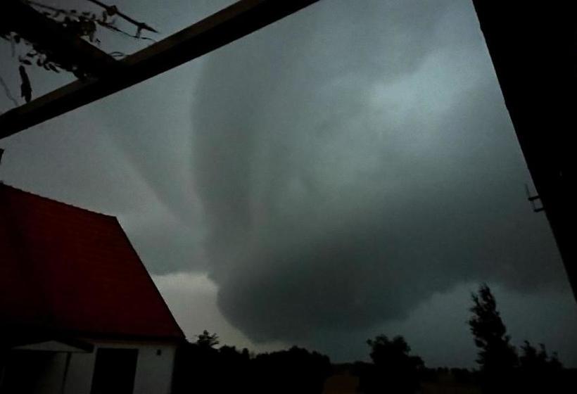 ベッドアンドブレックファースト Gården Mellan Slotten