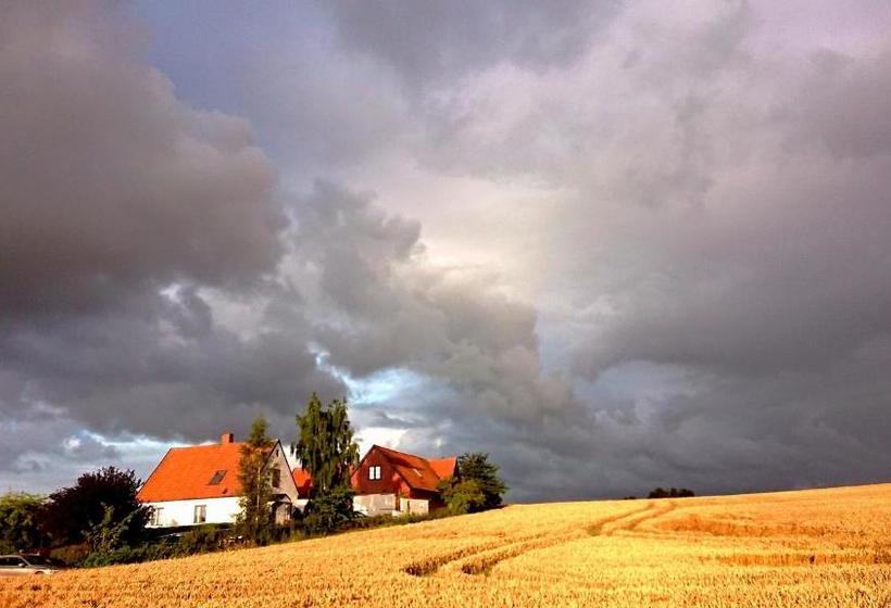 تختخواب و صبحانه Gården Mellan Slotten