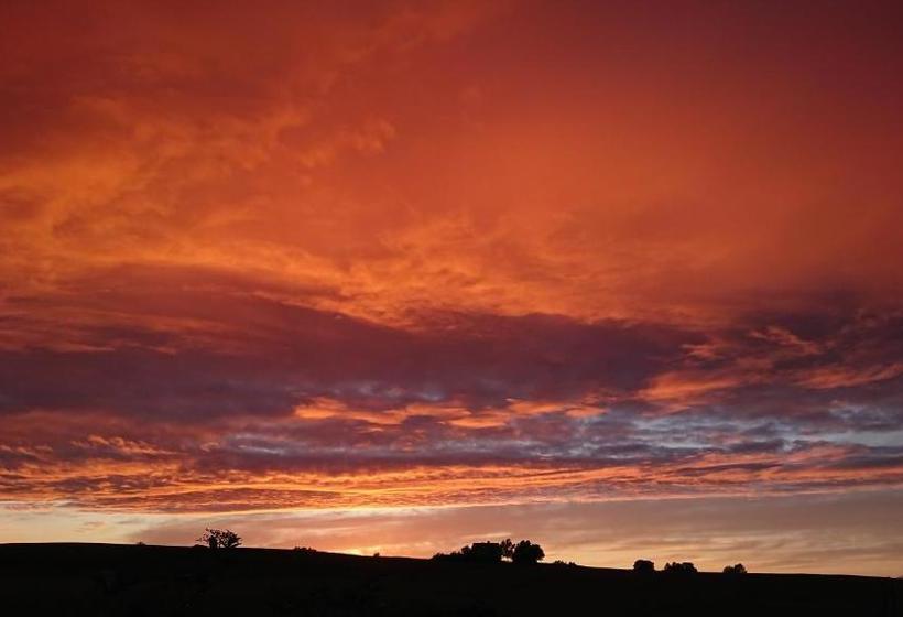 ベッドアンドブレックファースト Gården Mellan Slotten