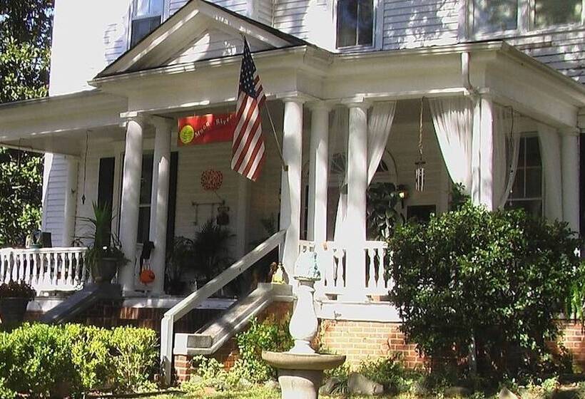 مبيت وإفطار Inn Upon Moon River Plantation