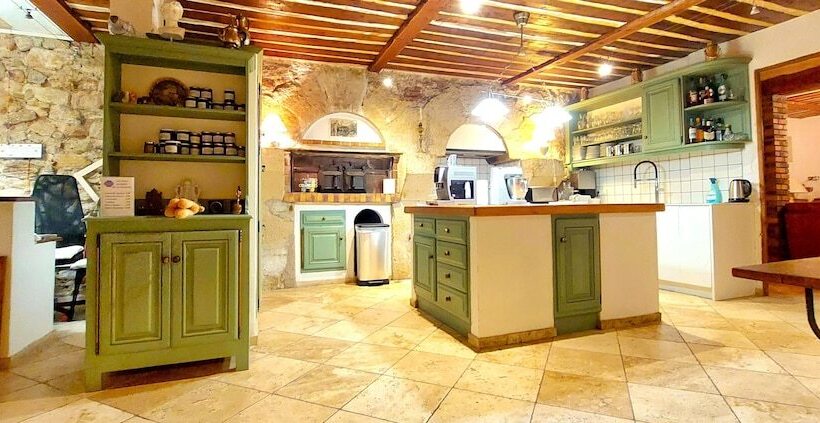 تختخواب و صبحانه La Bergerie Du Moulin