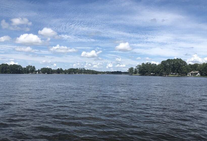 مبيت وإفطار The Inn On Bath Creek