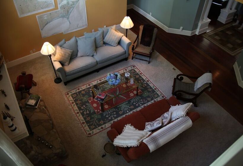 مبيت وإفطار The Inn On Bath Creek