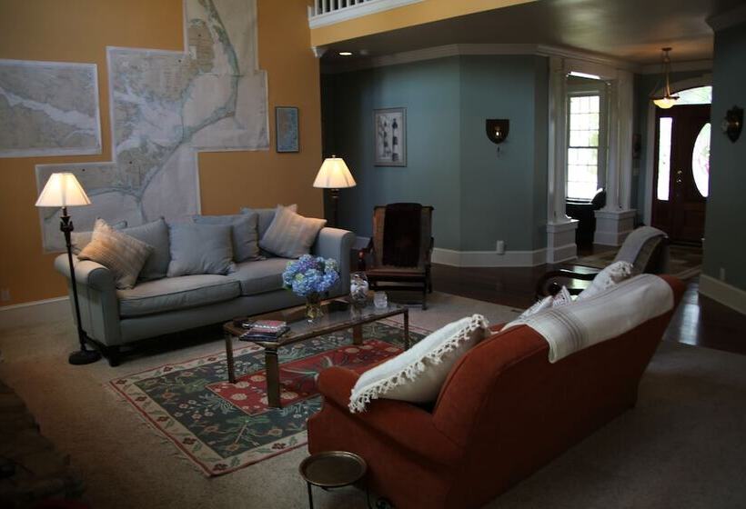 مبيت وإفطار The Inn On Bath Creek