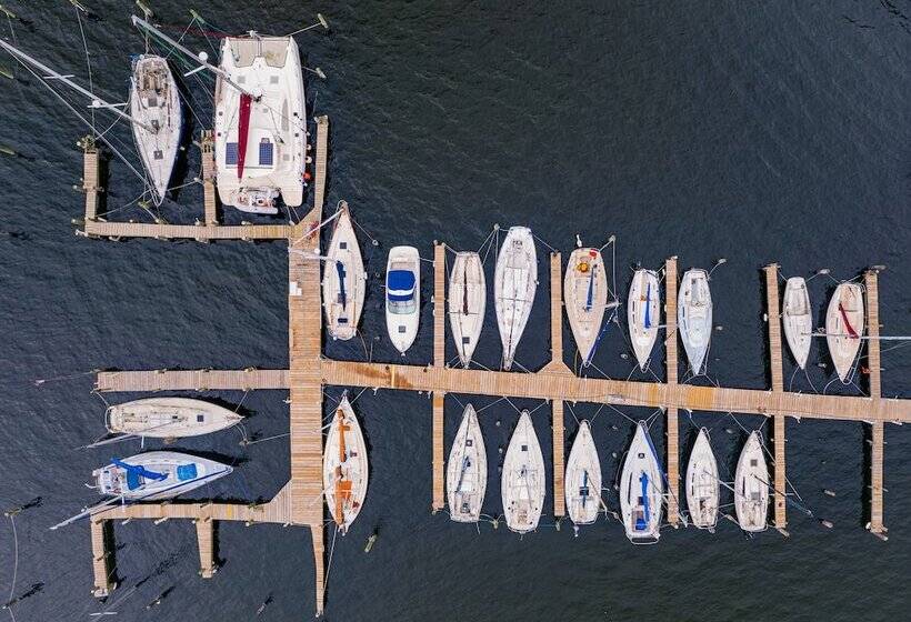 مبيت وإفطار The Inn On Bath Creek