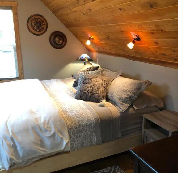 Bed and Breakfast The Whitmore Inn