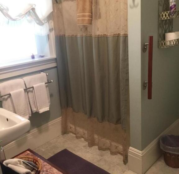 Bed and Breakfast The Whitmore Inn