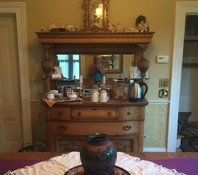 Bed and Breakfast The Whitmore Inn