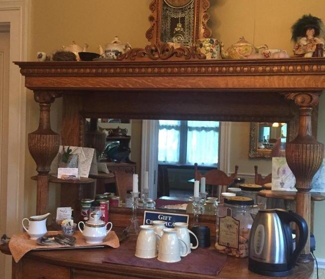 Bed and Breakfast The Whitmore Inn