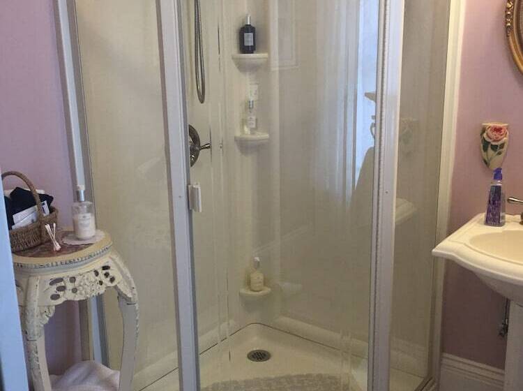 Bed and Breakfast The Whitmore Inn