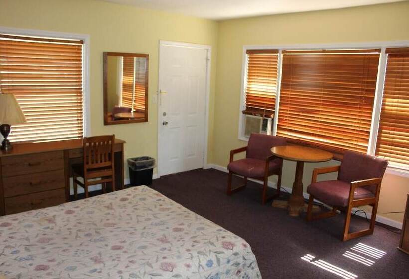 Crest Motel