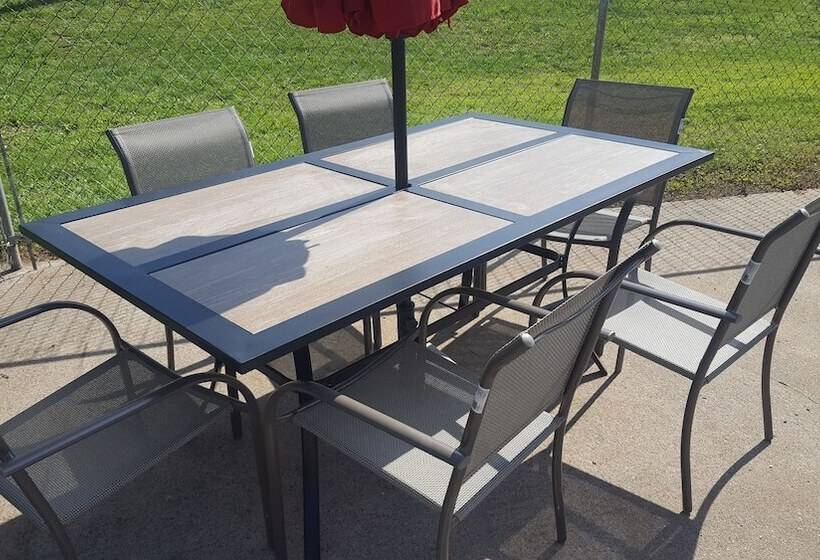 Early American Motel