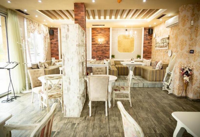 Hotel семеен хотел прованс ахелой