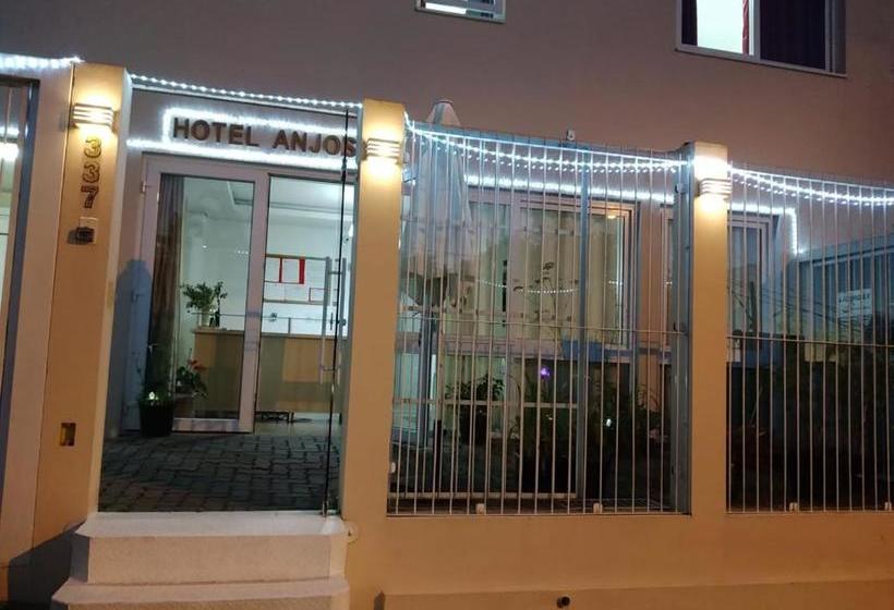 ホテル Anjos Ltda