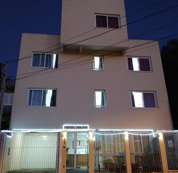 ホテル Anjos Ltda