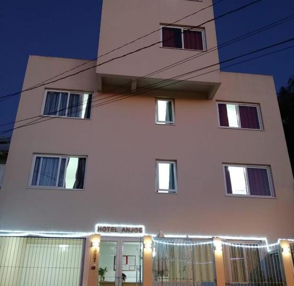 ホテル Anjos Ltda