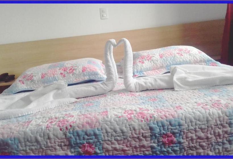 ホテル Anjos Ltda