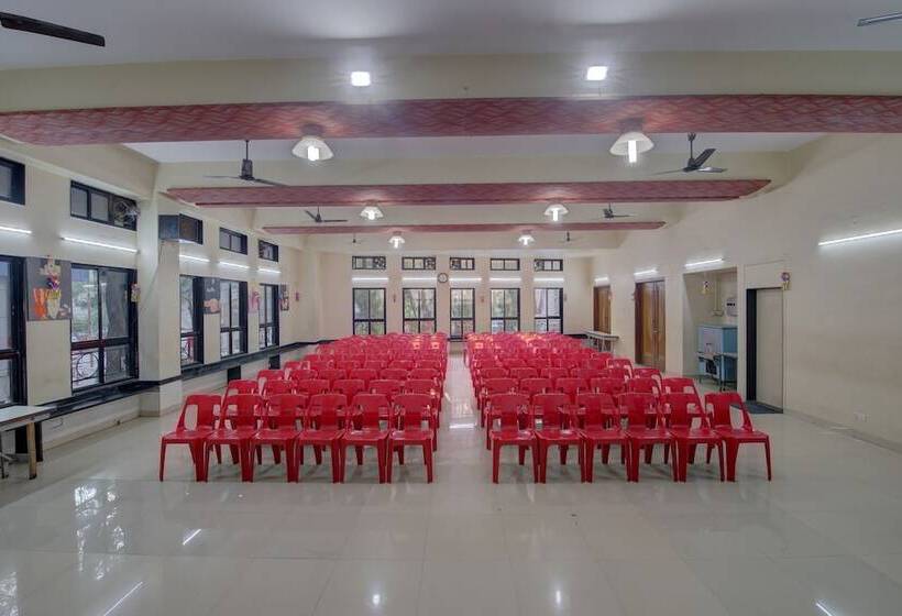 בית מלון כפרי Ashwamedh Residency