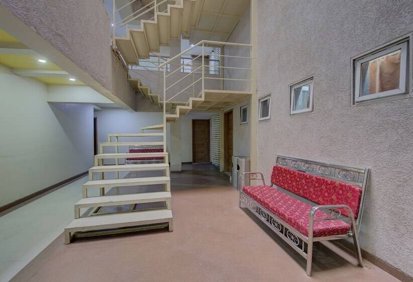 בית מלון כפרי Ashwamedh Residency