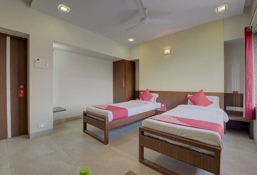 בית מלון כפרי Ashwamedh Residency