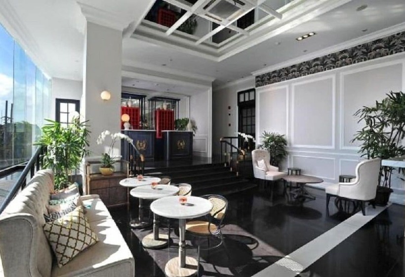 בית מלון כפרי Brava Suites By Zia  Surabaya