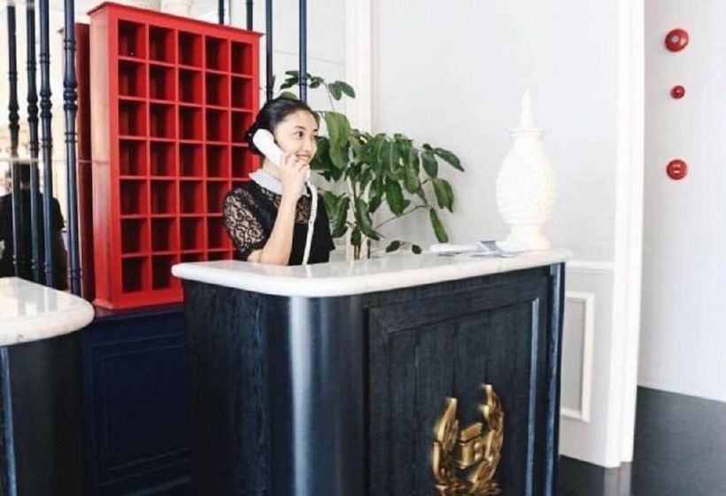 בית מלון כפרי Brava Suites By Zia  Surabaya