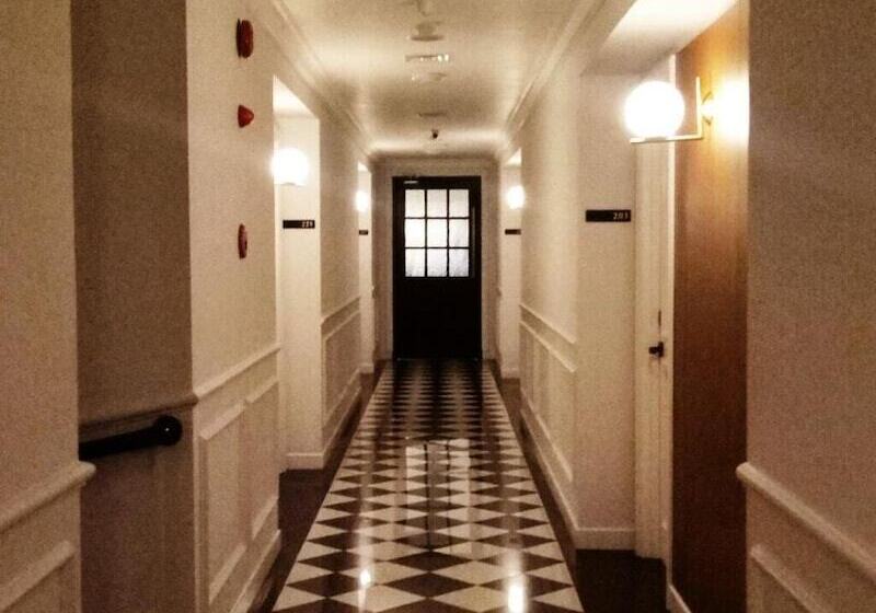 בית מלון כפרי Brava Suites By Zia  Surabaya