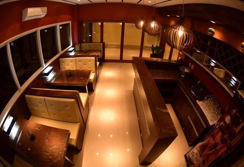 فندق Caleche Park