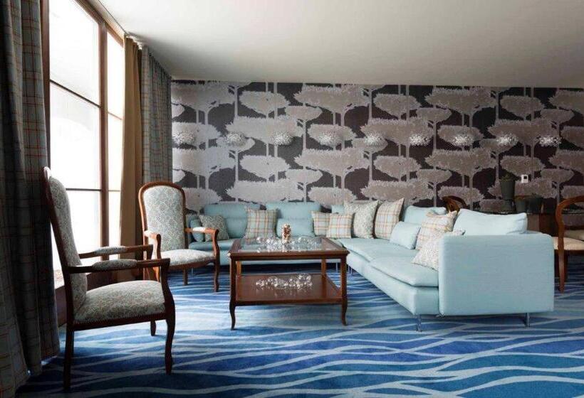 Отель Cascade Resort & Spa