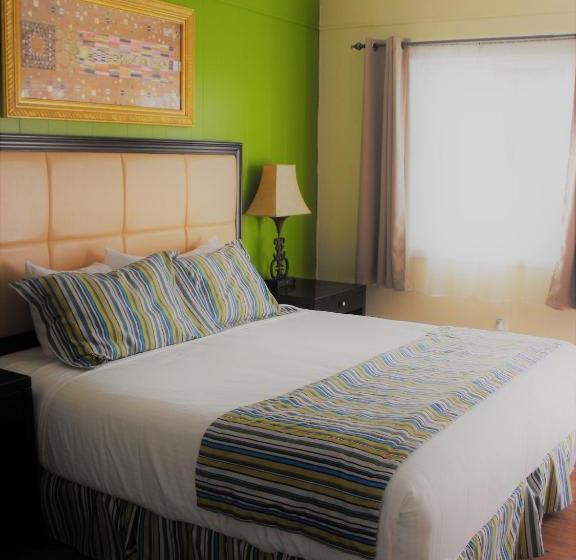 ホテル Eagle Crater Lake Inn