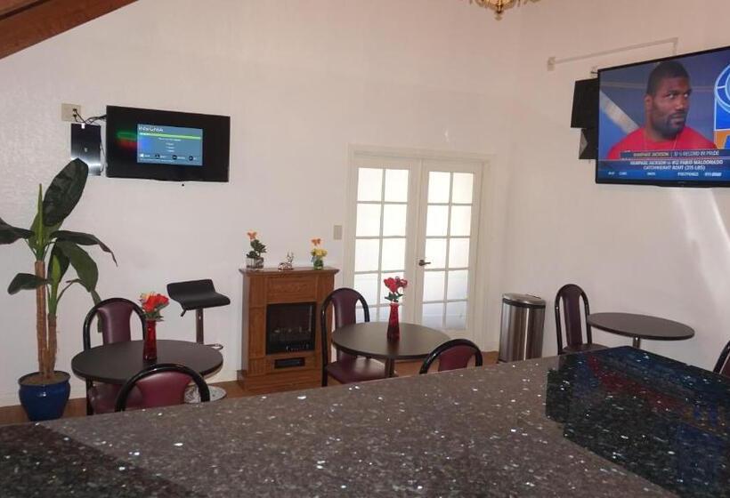 فندق Eagle Crater Lake Inn