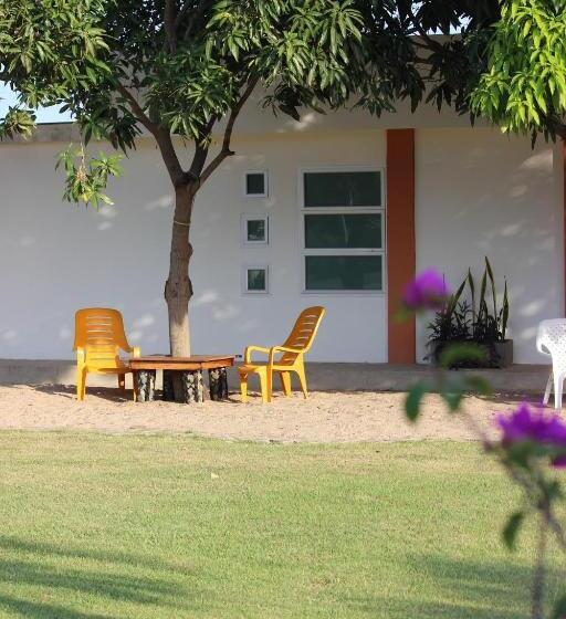 בית מלון כפרי Emerawaa