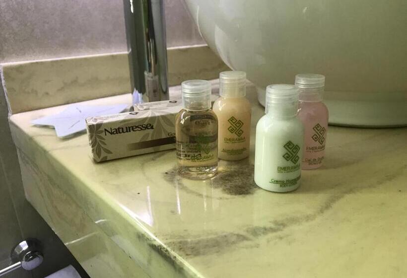 בית מלון כפרי Emerawaa