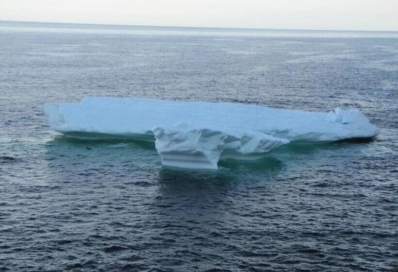 Grenfell Heritage Hotel & Suites