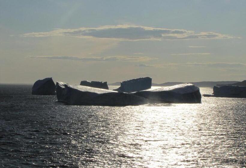 Grenfell Heritage Hotel & Suites