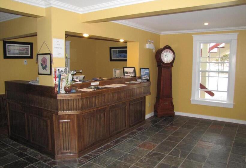 Grenfell Heritage Hotel & Suites