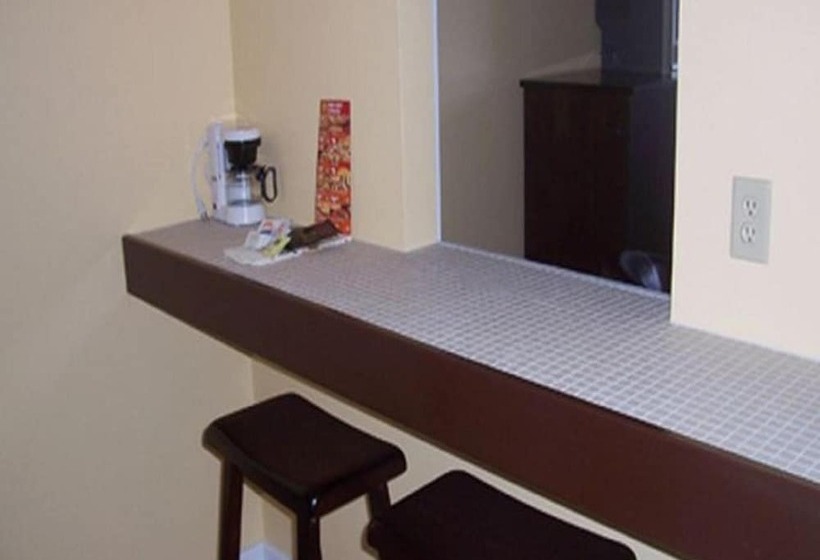 Grenfell Heritage Hotel & Suites