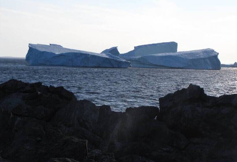 Grenfell Heritage Hotel & Suites