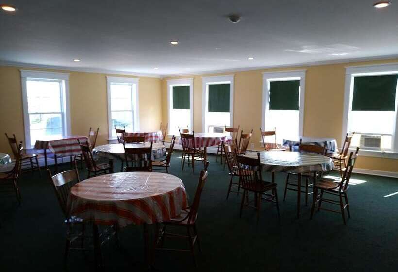 Grenfell Heritage Hotel & Suites