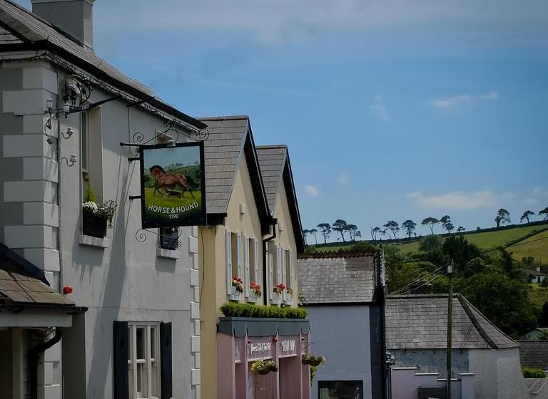 Отель Horse & Hound
