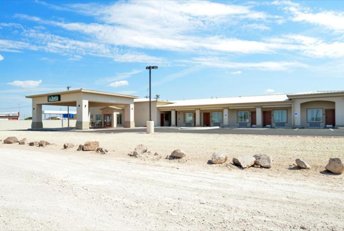 فندق La Bonita Inn & Suites   Crane