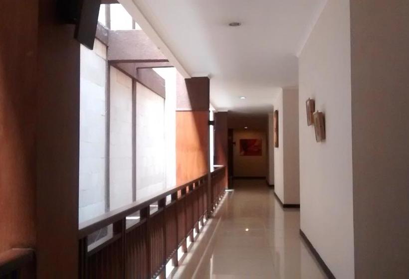 호텔 The La Oma Cafe &