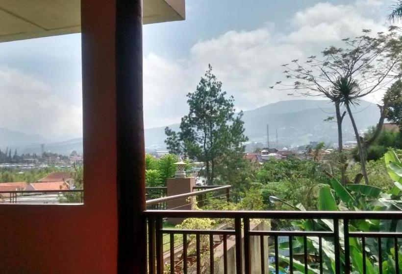 호텔 The La Oma Cafe &