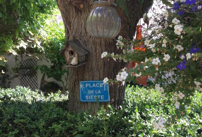 בית מלון כפרי Le Méditérranée